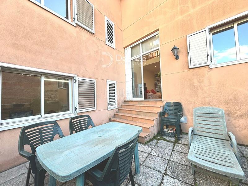 Foto b312480b-0d50-478f-85e6-43df1b7612da. Casa amb calefacció aparcament a Centre Sant Boi de Llobregat