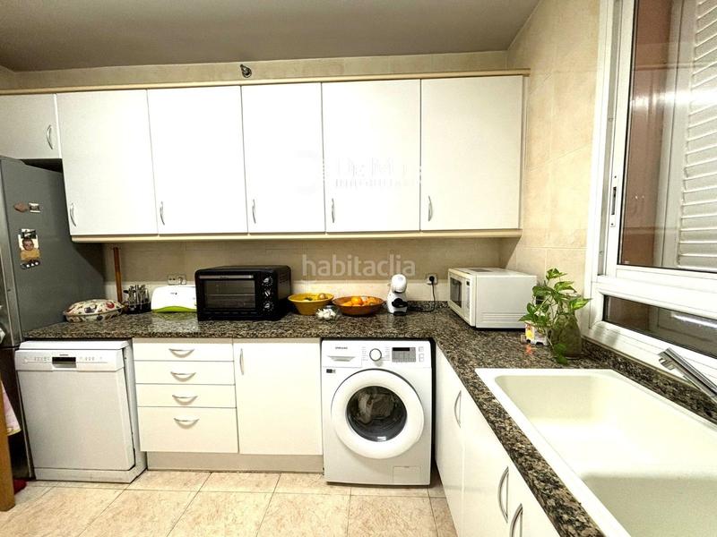 Foto c664ee39-4867-447f-b898-97917150b485. Casa amb calefacció aparcament a Centre Sant Boi de Llobregat