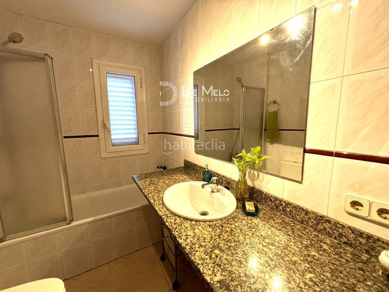 Foto c6a2f09f-b802-4f82-a580-ecc990464091. Casa amb calefacció aparcament a Centre Sant Boi de Llobregat