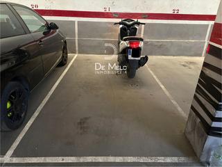 Lloguer Aparcament cotxe a Riera blanca 7. Parking moto  riera blanca