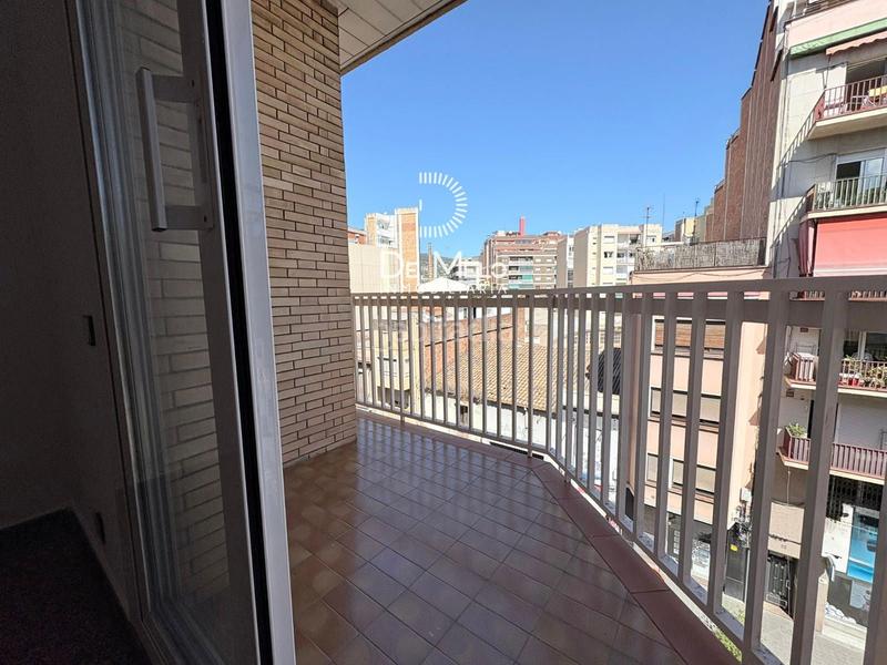 Foto fb09f7be-8e42-4dc8-885b-26eea166fc8a. Pis amb aparcament a Collblanc Hospitalet de Llobregat (L´)