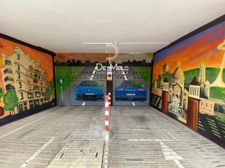 Parking coche en Pintor tapiro 2. Plaza en venta en carrer pintor tapiro les corts .