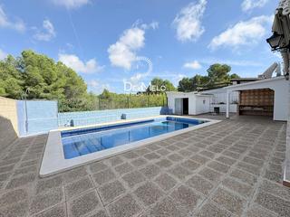 Xalet  Apel.les mestres. Chalet en apel.les mestres  oasis park el vendrell