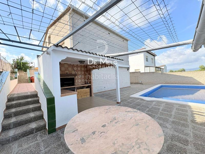 Foto 2d19bb1a-6862-4db5-b09b-a4dd2b8d074a. Chalet  en apel.les mestres oasis park el vendrell en Bellvei