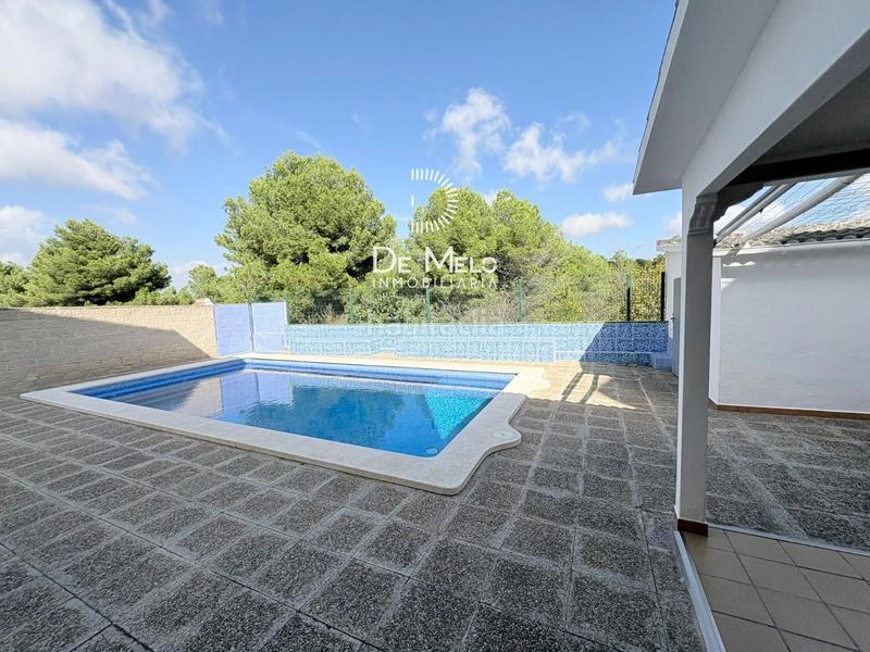 Foto c99eebae-a98e-4fed-b79a-3fc6c5bb9b3b. Chalet  en apel.les mestres oasis park el vendrell en Bellvei