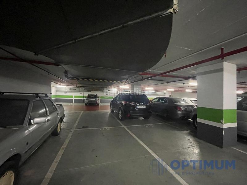 Foto c7813b49-4f0c-4834-a788-d85af124f070. Parking coche parking doble en venta en avenida diagonal en Barcelona