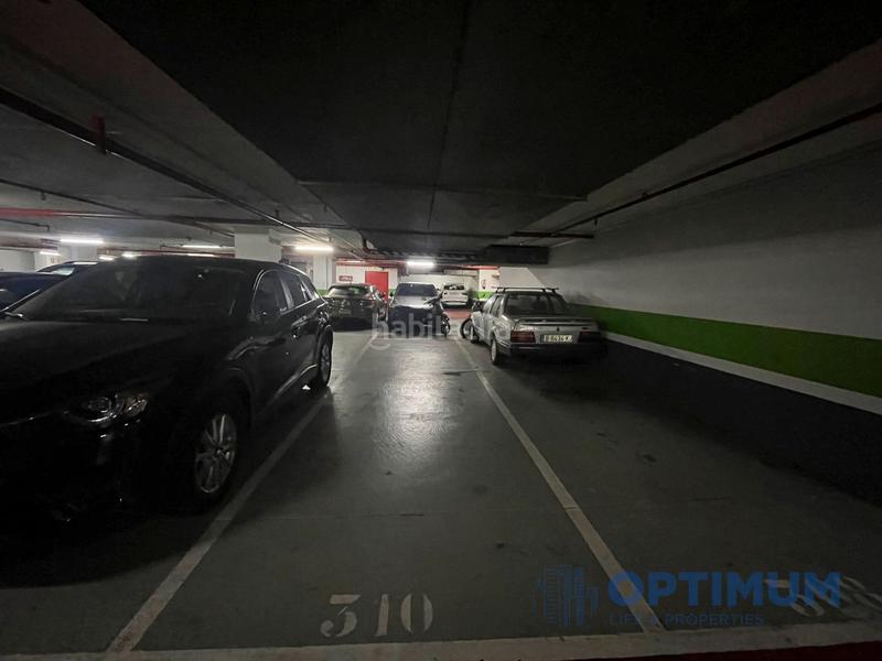 Foto f9511ab1-4d30-4b6e-8348-b577f742ef6e. Parking coche parking doble en venta en avenida diagonal en Barcelona