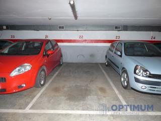 Lloguer Aparcament cotxe  Carrer del rosselló. Plazas de parking en venta o alquiler