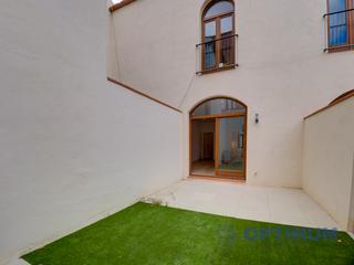Dúplex  Carrer de pons i gallarza. Planta baja nueva - estilo casita tipo duplex a estrenar
