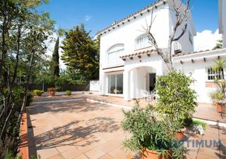 Lloguer Casa  Carrer d'ildefons cerdà. Casa en alquiler sitges