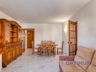Miete Etagenwohnung  Carrer josep tarradellas
