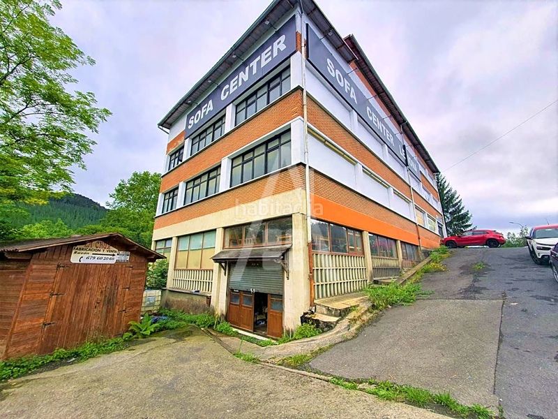 Foto 80496fc4-6af5-4b20-9662-5de0ea992ff7. Bâtiment à usage industriel dans Lemoa