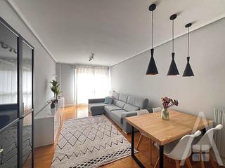 Location Appartement  Antonio epalza. Vivienda con altura y dos habitaciones cerca del metro