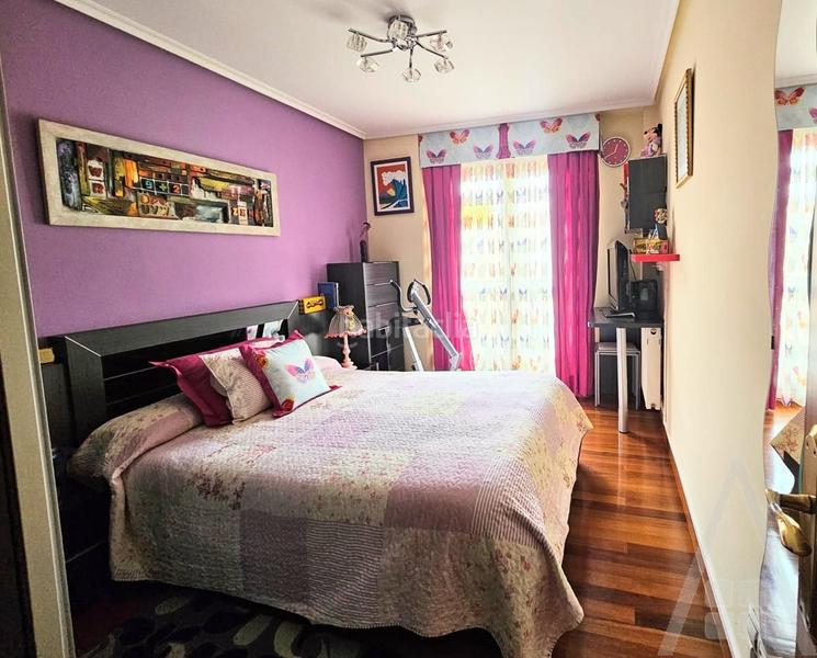 Foto 8d78c1e7-4c4a-4460-b769-f93d56c2ab74. Appartamento con riscaldamento parcheggio in Centro-Ariz-Uribarri Basauri