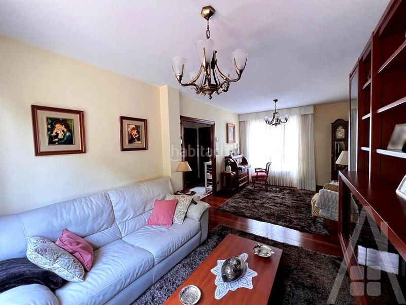 Foto 25fe9e37-a331-4b37-b352-551273b1e5a1. Casa amb calefacció a San Miguel Basauri