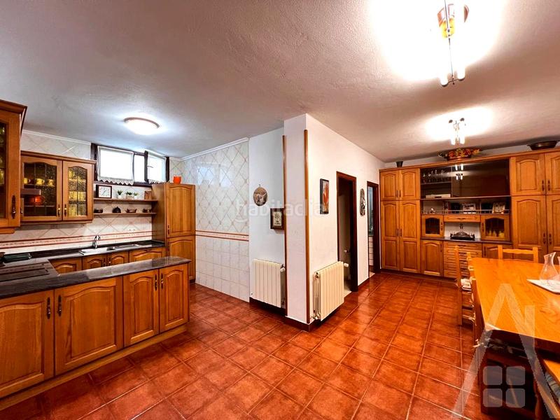 Foto 3e811946-293d-4514-9f62-a243a2940e8e. Casa amb calefacció a San Miguel Basauri