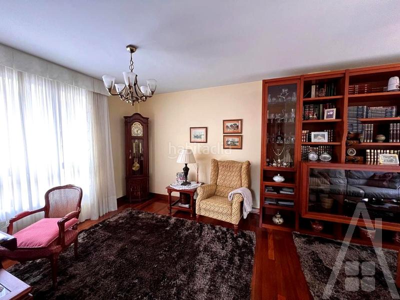 Foto c6a5ddba-8f1f-41d3-9a44-6388a758fedb. Casa amb calefacció a San Miguel Basauri