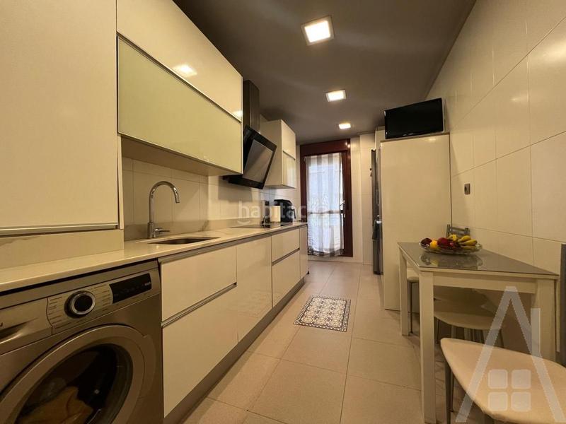 Foto 15c643b2-2799-4037-bfe4-6739963e2afc. Piso fantástica vivienda en la plaza arizgoiti con terraza en Basauri