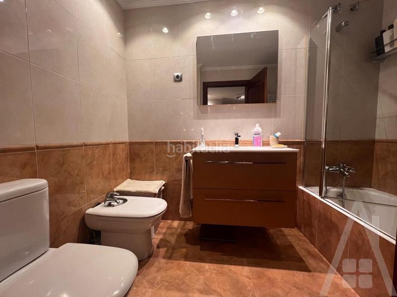 Foto 163b3590-e4c0-4bb4-82fd-9c4ba492a188. Piso fantástica vivienda en la plaza arizgoiti con terraza en Basauri