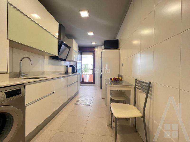Foto 60e2adc8-35cd-4854-adf1-b61488e4c0a4. Piso fantástica vivienda en la plaza arizgoiti con terraza en Basauri