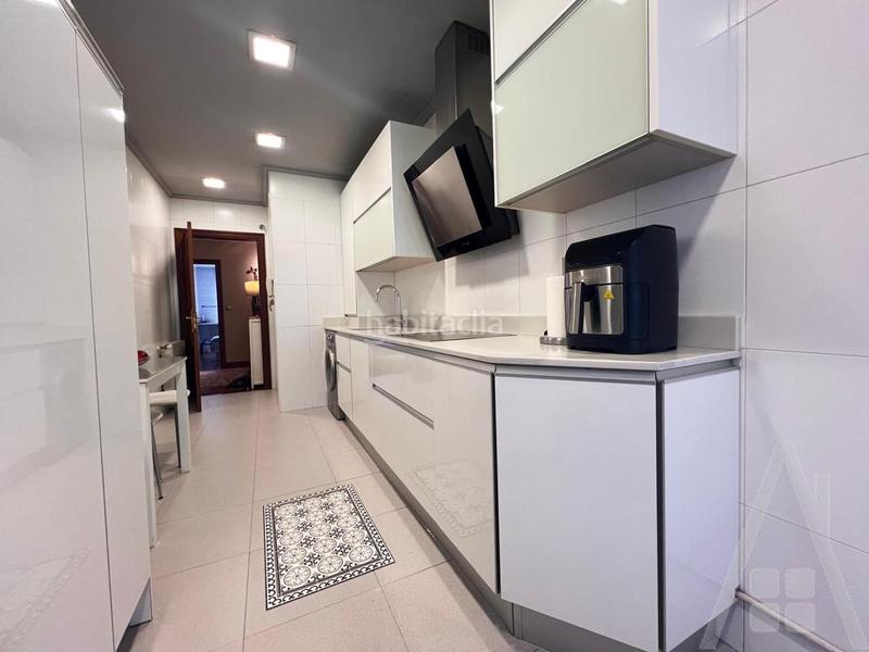 Foto 68926b1e-0602-4205-8697-9fac4bd19612. Piso fantástica vivienda en la plaza arizgoiti con terraza en Basauri