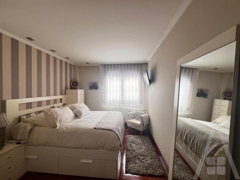 Foto 7fc20660-9e6d-4d8c-85e6-13856aeff441. Piso fantástica vivienda en la plaza arizgoiti con terraza en Basauri
