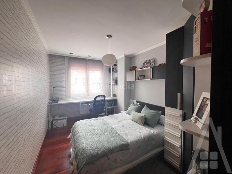 Foto c7807394-da79-4bc3-96e8-fd298c53ef1e. Piso fantástica vivienda en la plaza arizgoiti con terraza en Basauri