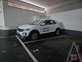 Alquiler Parking coche  De barandiaran ayerbe jose miguel kalea. Parcela en el centro de santutxu con trastero