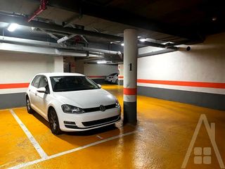Car parking  Ametzola. Parcela para coche grande en el centro