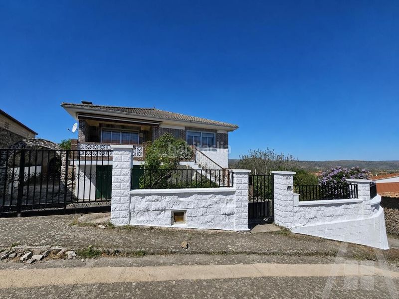 Foto aa5d4284-0cec-4d6f-ae36-fe65663f5b38. Casa amb calefacció aparcament a Galisancho
