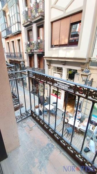 Foto 7b2a7f66-a9c0-4b2b-9c92-6bd8e800e3bd. Oficina a Casco Viejo Bilbao