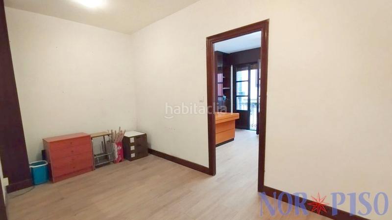 Foto 8cc3cb25-6105-4b79-87ba-efee625985b7. Oficina a Casco Viejo Bilbao