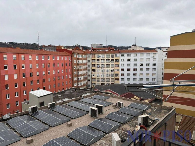Foto 740bf0e7-f4fb-4018-af86-720be9739272. Piso  para reformar en el centro . en Alhóndiga Bilbao