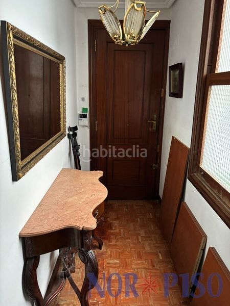 Foto 7d7ffaf4-6e16-4a7d-bfb8-cd519b585a4e. Piso  para reformar en el centro . en Alhóndiga Bilbao