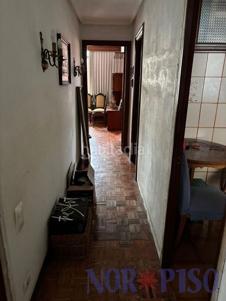 Foto ce6eb727-f2b8-4111-b5c0-1c4059ea9b74. Piso  para reformar en el centro . en Alhóndiga Bilbao