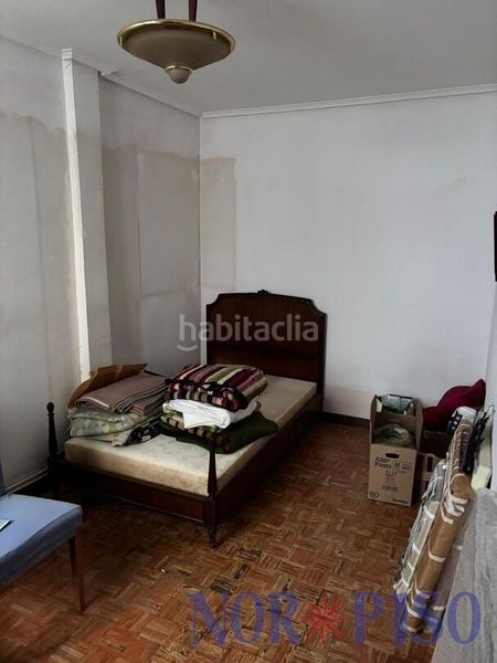 Foto f0bc1e8a-d94d-49b7-abdd-c0130504eb67. Piso  para reformar en el centro . en Alhóndiga Bilbao