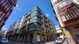 Flat in San Fransisco. Magnifica vivienda toda exterior en zona bilborock