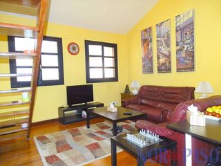 Pis a Casco Viejo. Se vende ático en el casco viejo, calle tranquila.