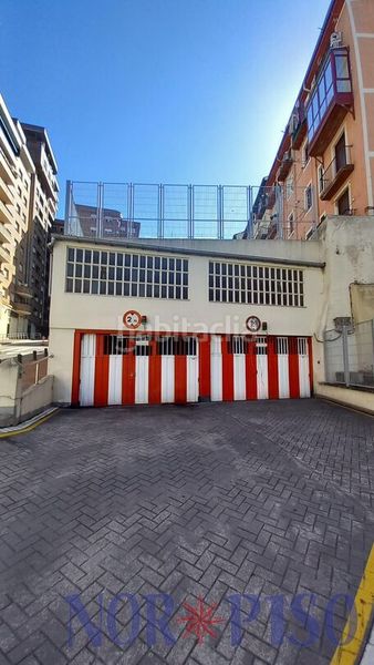 Foto 06c62f90-8971-4c6c-a43d-8b252e48f3d0. Pis amb calefacció aparcament a San Fransisco Bilbao