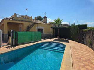 Maison à Cehegín. Encantadora casa con amplio terreno y piscina en cehegín