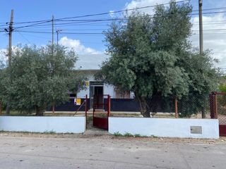 Chalet in San Pio X. Parcela con vivienda independiente en los dolores