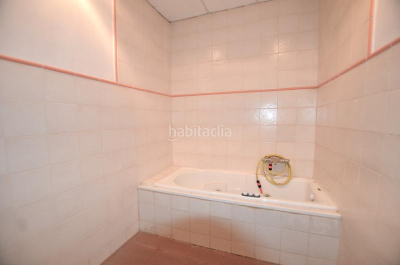 Foto 72f8cbd1-8044-45f5-8871-46d01e2fc876. Local commercial dans Artigues Badalona