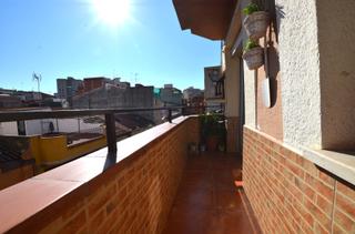 Appartement  Carrer de rafael casanova. Espectacular piso 3h, antes 4, muchísima luz, ascensor, reformad