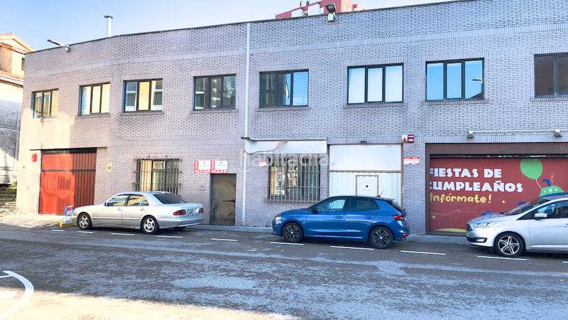 Foto 0171b8a2-f83f-47f0-a079-14d25cefbc73. Alquiler local comercial en calle la tejera 13a en Santander