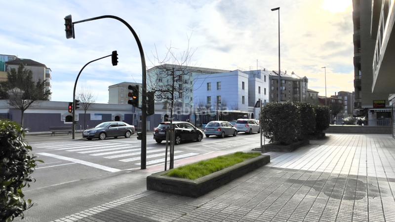 Foto 1f72e9a7-bb9b-49f6-b699-1222958aa029. Alquiler local comercial en bajada de la calzada 254 en Santander