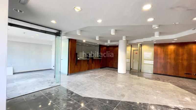 Foto 43a68ba4-3fdf-45b2-9066-bce77fa47b92. Alquiler local comercial en bajada de la calzada 254 en Santander