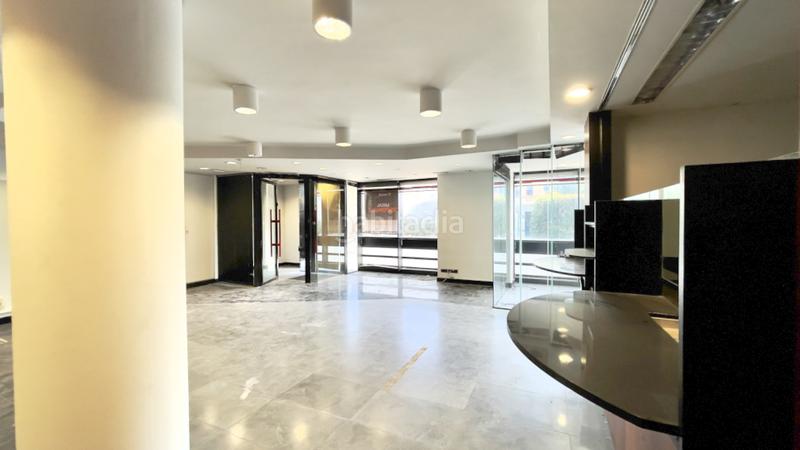 Foto 7e00b4ae-8003-41ac-8a3a-94f0d4fe2354. Alquiler local comercial en bajada de la calzada 254 en Santander