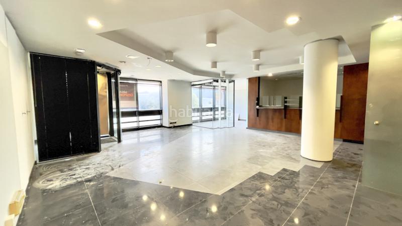 Foto 8862e279-cfce-4f5d-add4-f49c98849787. Alquiler local comercial en bajada de la calzada 254 en Santander