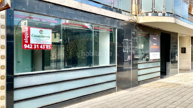 Foto a1e4fe4b-d7e6-4c22-8a99-f0947eeb3fce. Alquiler local comercial en bajada de la calzada 254 en Santander