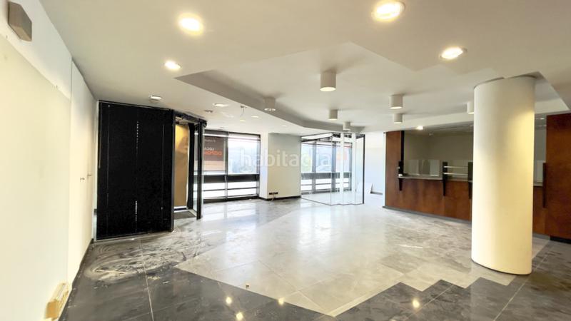 Foto c3c2e296-176a-4b3a-8866-6780c2180f8a. Alquiler local comercial en bajada de la calzada 254 en Santander